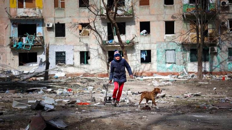 Rusia incumple su promesa: ataca zonas cercanas a Kiev y Chernígov