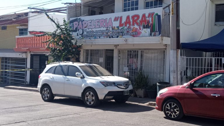 Balean estacionada camioneta en Fovissste Humaya