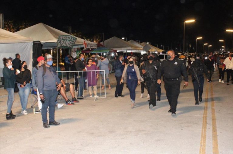 Sigue la fiesta en Mazatlán; 3,800 asistentes al día 1 de la Semana de la Troca