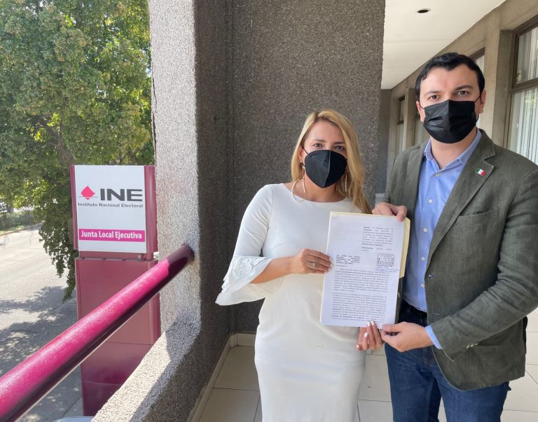 Acusan ahora volanteo, además de espectaculares de AMLO