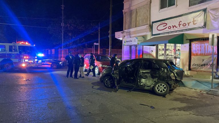 Deja dos muertos y un herido choque en el Centro