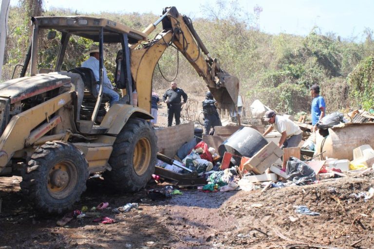 Le tumban la casa en rescate de pobreza extrema