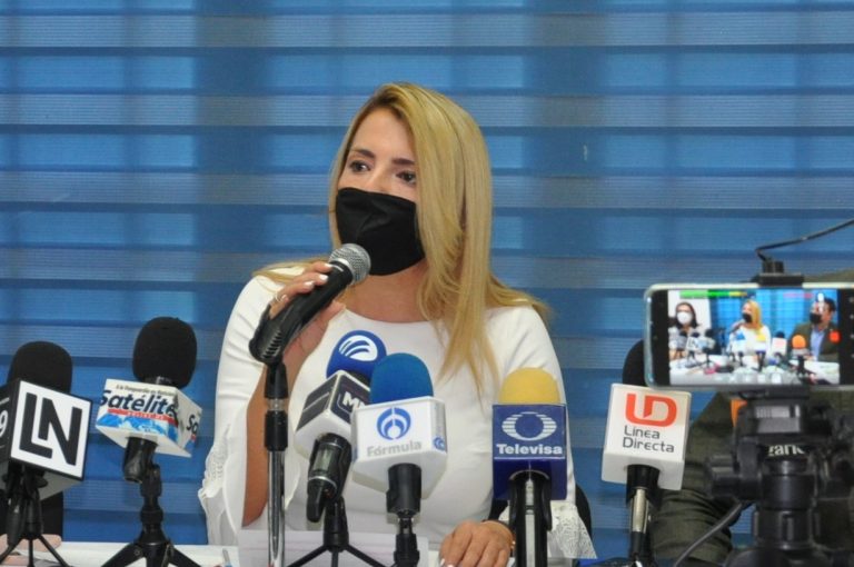 ‘Usan el dinero del gobierno para hacer campaña’