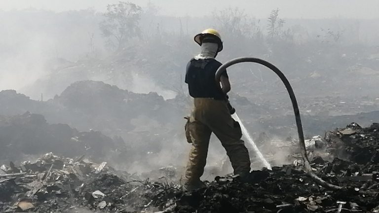 Cumple un día sin control incendio al sur de Culiacán