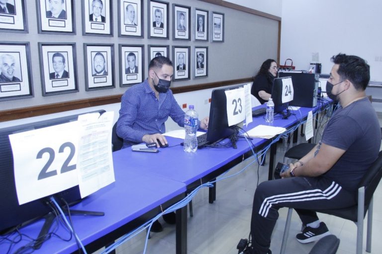 Mamás, papás, tutores: ¡Aún puedes preinscribir