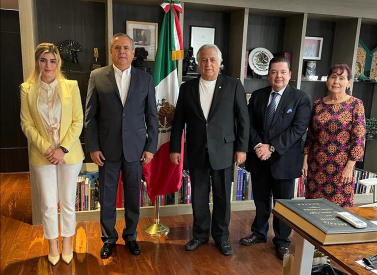 Acuerdan visita de Secretario de Turismo por Topolobampo y sus playas