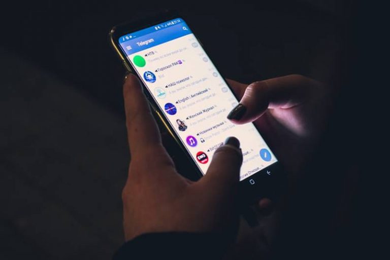 Desactiva Sonora cuentas de TikTok y Telegram por pornografía infantil