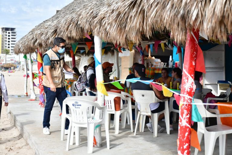 Incrementa Mazatlán aforos al 80% en establecimientos