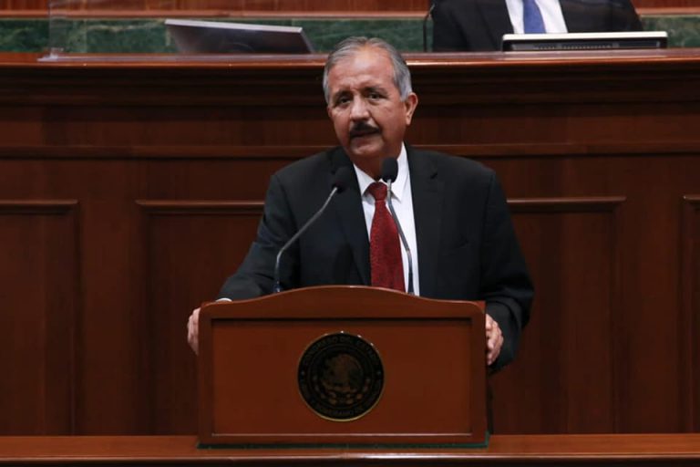 Con 10 mil firmas solicitan juicio político contra Estrada Ferreiro