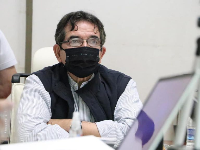 Hay gente planeando esto, afirma Cuén ante renuncias al PAS