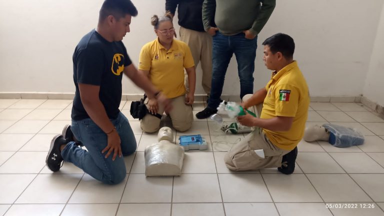 Entrena PC Navolato para atención en playas