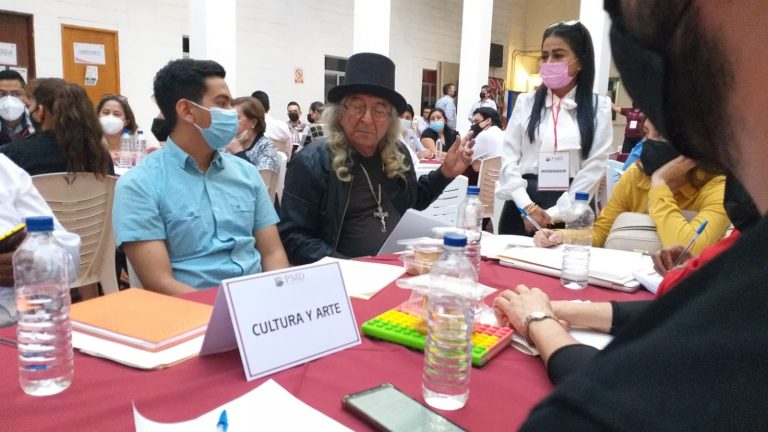 Plantea ‘Lopus’ petroglifos de Navolato en las rocas de la plazuela