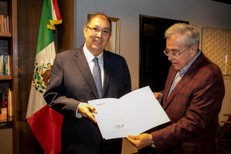 Incluye Rocha a Jesús Martínez Buelna en su gabinete