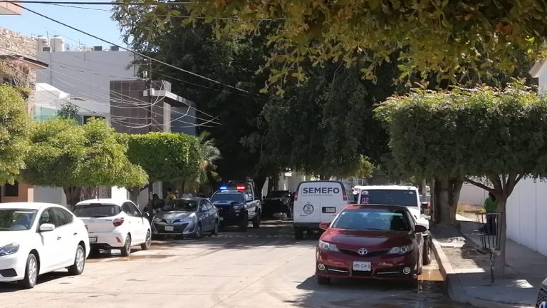 Fallece al caer de una altura de 3 metros en una casa