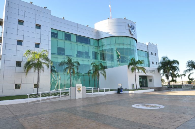 Embargaría el SAT a la UAS por 2 mil millones