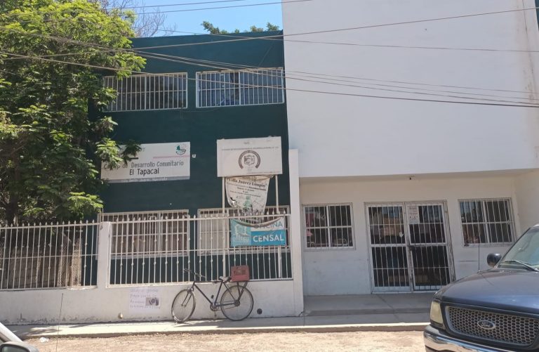 Corta CFE luz al Centro de Salud, al INE y CBTA en Villa Juárez