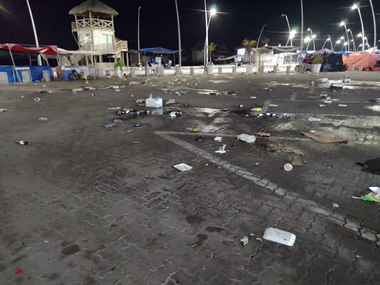 Exhiben aumento de vidrio en Altata ¡Así quedó tras la fiesta!