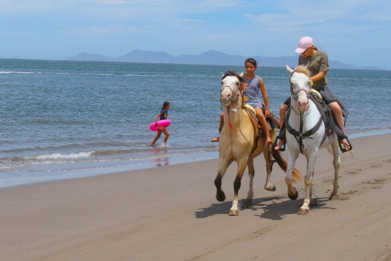 Reciben playas de Navolato 107 mil visitantes este sábado
