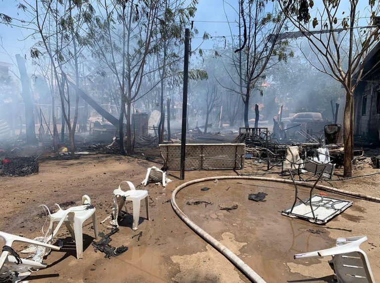 A salvo 60 abuelitos tras incendio en refugio de Culiacán