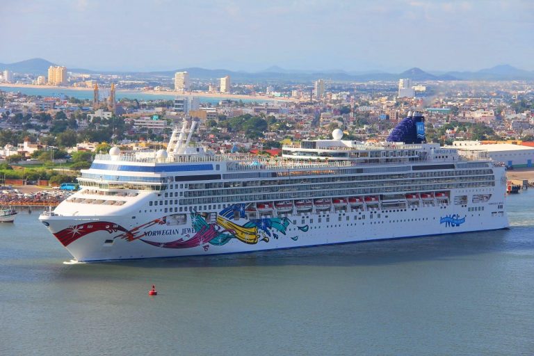 Apunta a Mazatlán la segunda línea de cruceros más grande del mundo