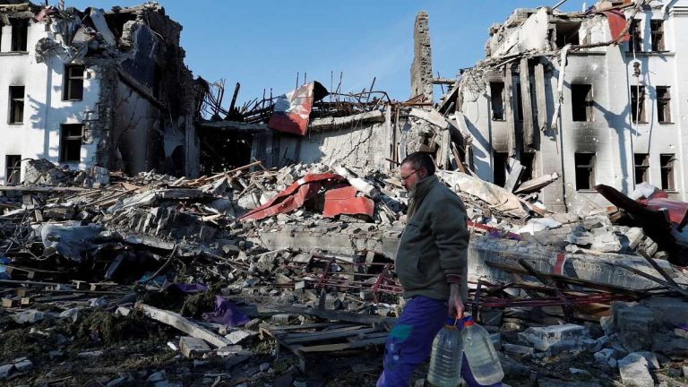 Deja 50 muertos ataque a estación de tren en Ucrania