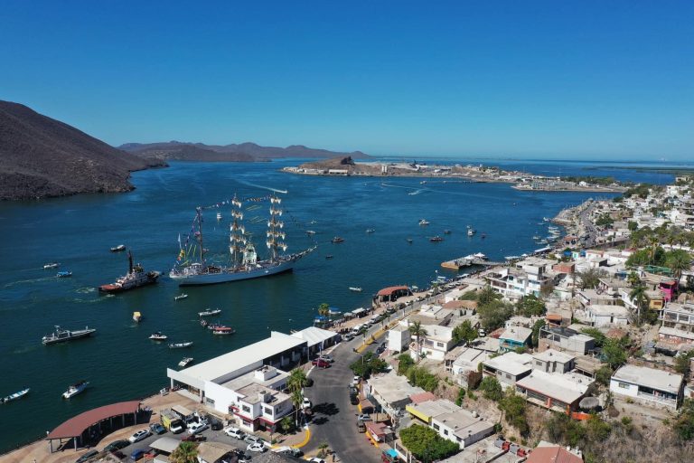 Cierran Topolobampo a la navegación