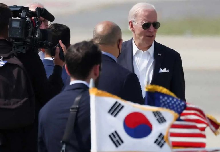 Debemos preocuparnos por viruela del mono: Biden