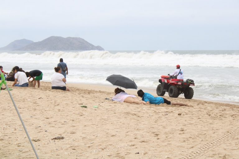 Cierran playa Brujas y Cerritos por mar de fondo