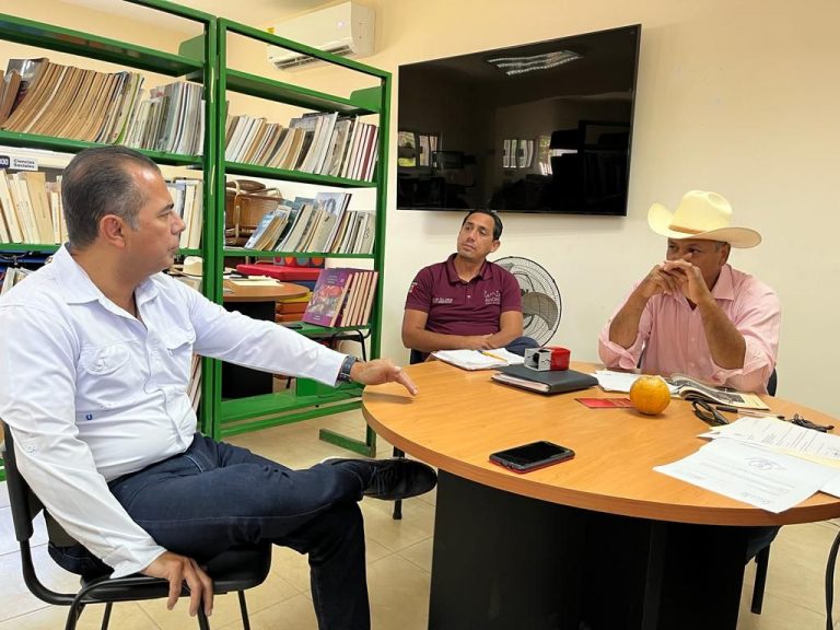 Inicia Tesorero de Ahome tour por sindicaturas