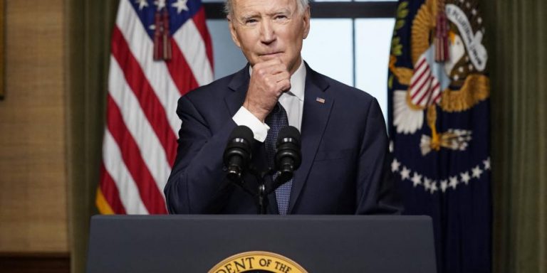 Relaja Biden sanciones energéticas a Venezuela