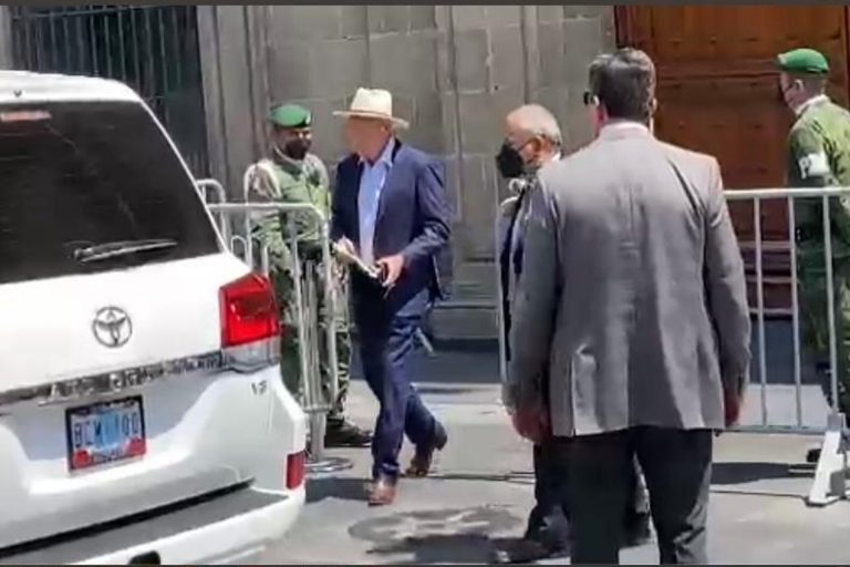 Acude otra vez embajador de EU con AMLO por protesta