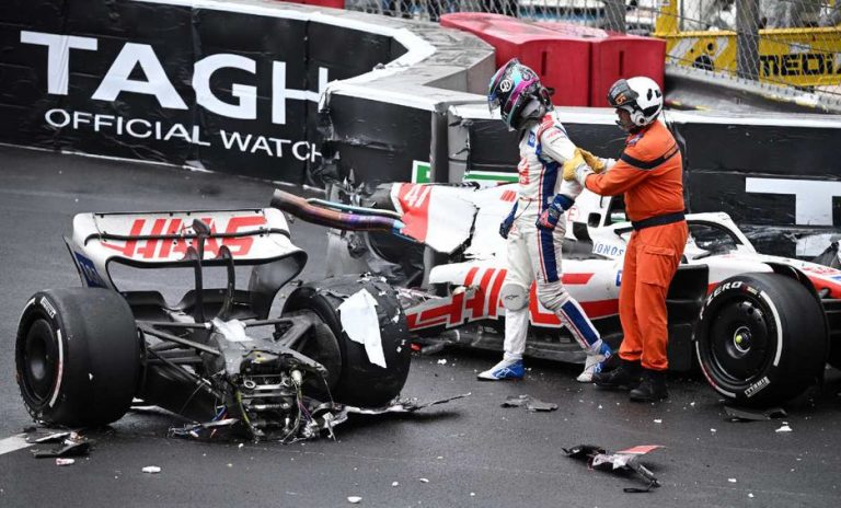 Schumacher sufre aparatoso accidente en el GP de Mónaco