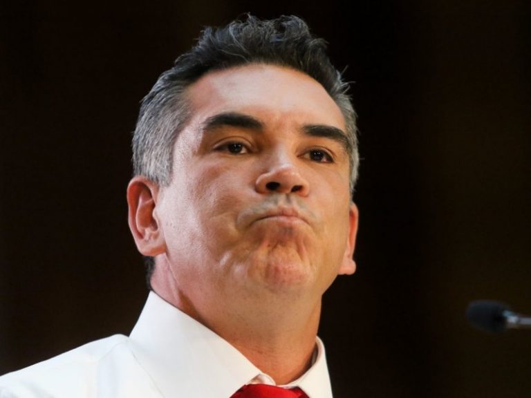 Van tras líder del PRI por lavado y evasión