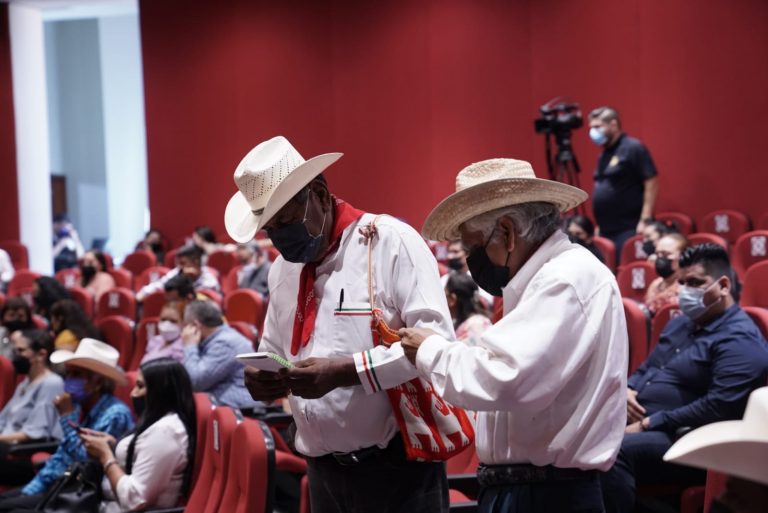 Reclaman indígenas en Sinaloa acceso a educación, salud y vivienda