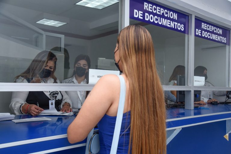 Reanudan servicio de pasaportes; estará listo en 5 días