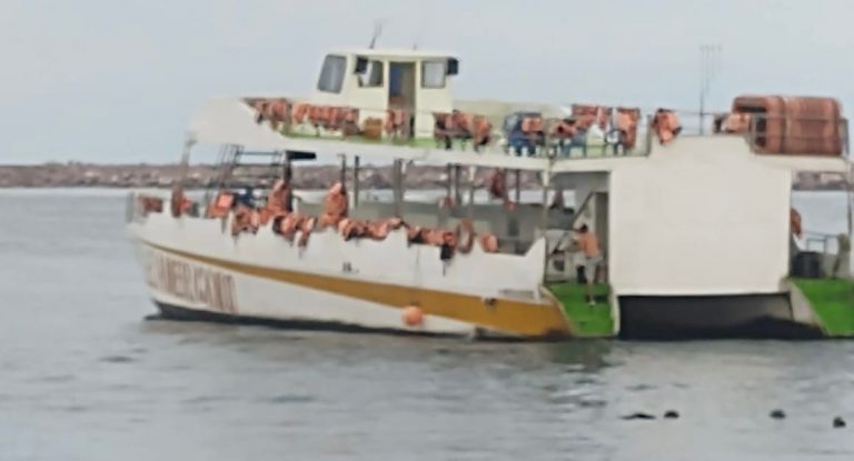 Cae turista de catamarán en Mazatlán