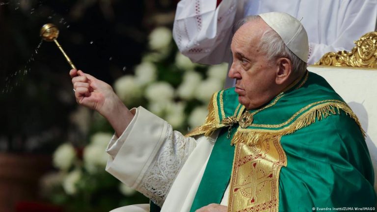 El papa desmiente rumores sobre su posible renuncia