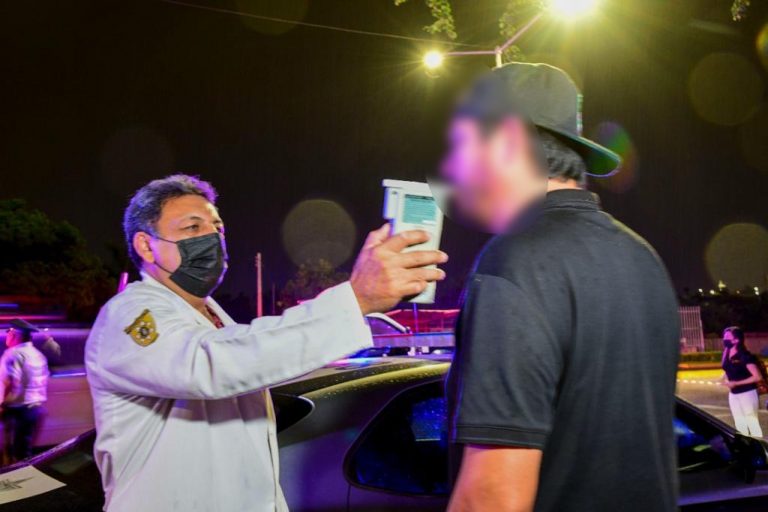 A barandilla 3 por alcoholímetro en Culiacán