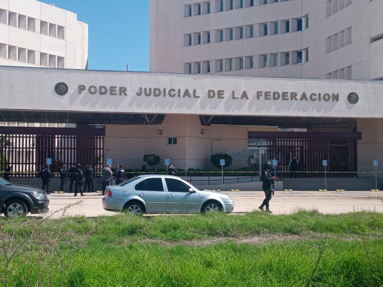 Desalojan juzgados federales en Culiacán por amenaza de bomba