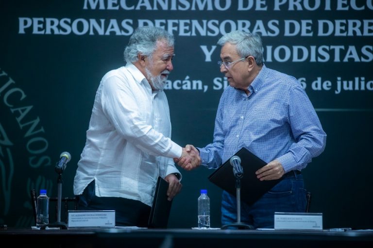 Pacta Rocha protección a periodistas