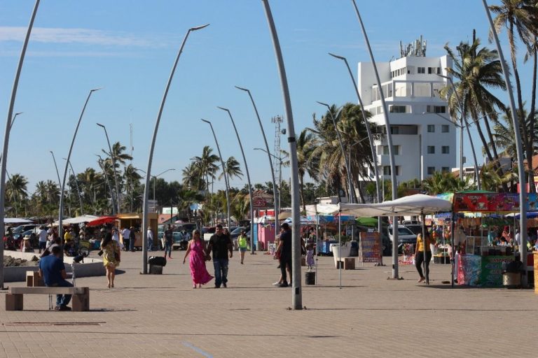 Regresan turistas a Altata y se reactiva el fin de semana