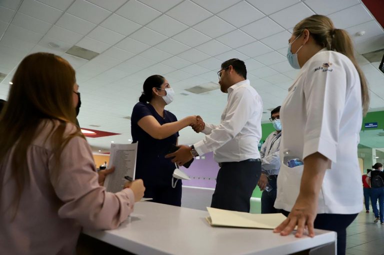 Entregan 100 nuevas bases a personal de Salud