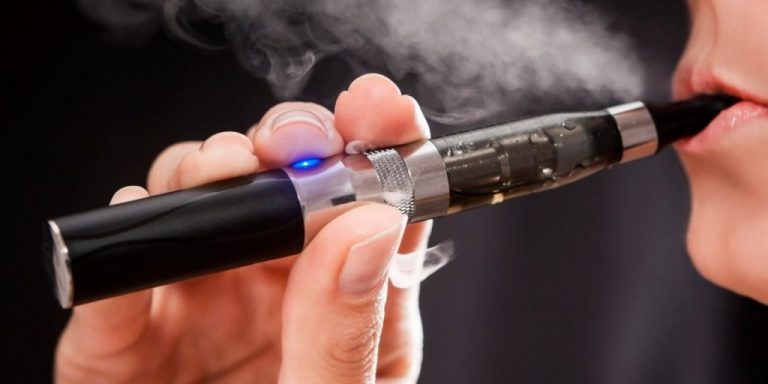 Decretan prohibición de uso de cigarrillos electrónicos y vapeadores
