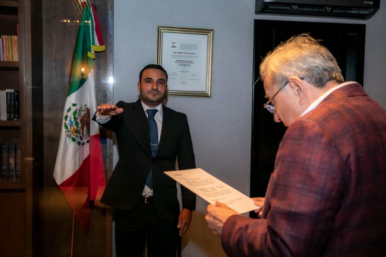 Destituye Rocha a titular de Coepriss por hacerle campaña en contra