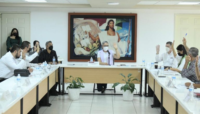 A partir del 22 de agosto inicia el canje de uniformes y útiles escolares