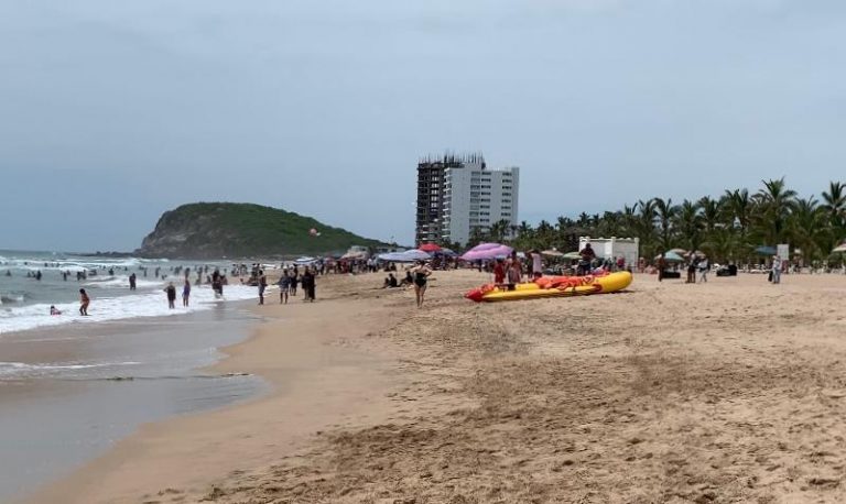 Pasa Mazatlán a semáforo verde en COVID
