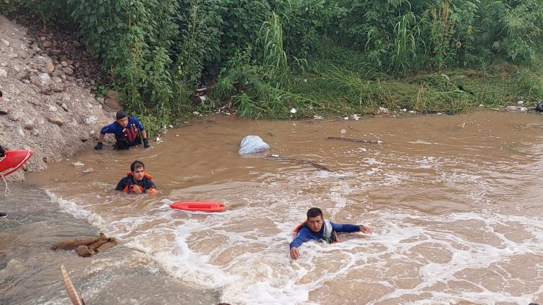 Rastrean arroyo en El Limón de los Ramos por desaparecidos