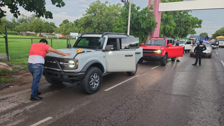 Arrestan en Navolato a grupo musical, en convoy de 11 camionetas