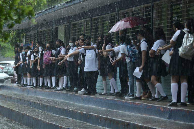 Autorizaron clases, ahora piden a maestros resguarden a alumnos