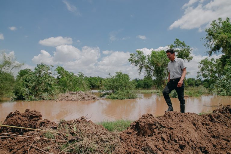 Cierra Guasave puentes vados por desborde de río